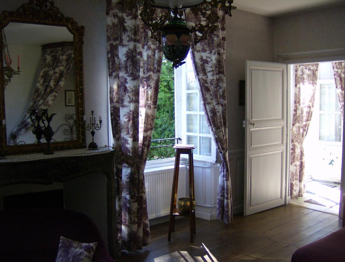 Le Chateau De Bed & Breakfast